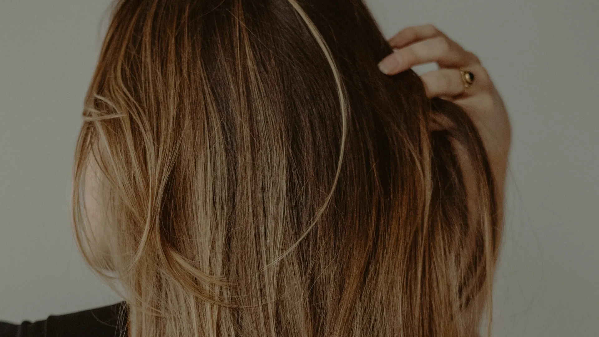 HIT Cosmetics kosmetyki zagęszczające rzadkie włosy